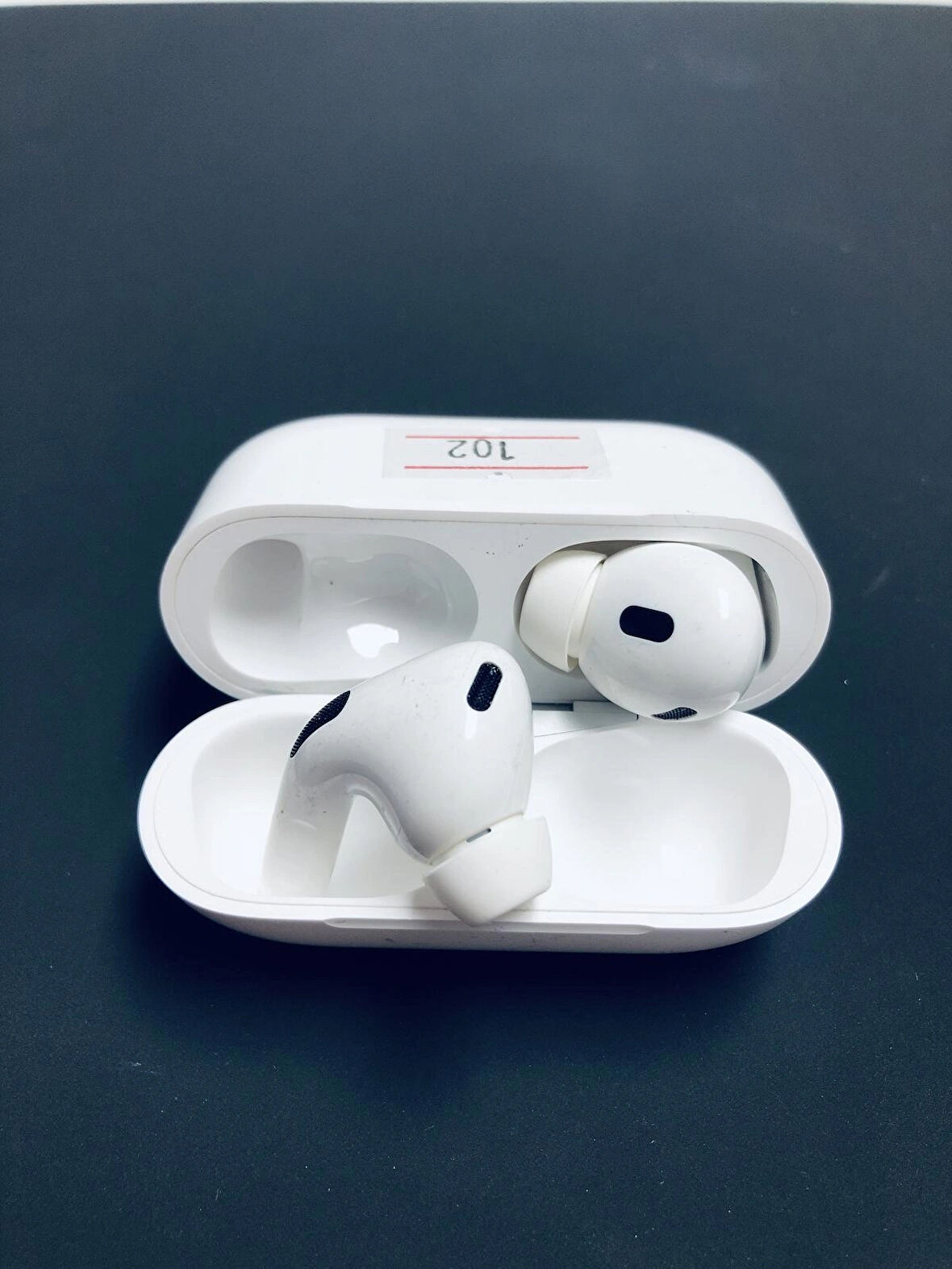 AirPods Pro 2 İçin MagSafe Şarj Kutusu (Lightning) ve Bluetooth Kulak İçi Kulaklıklar