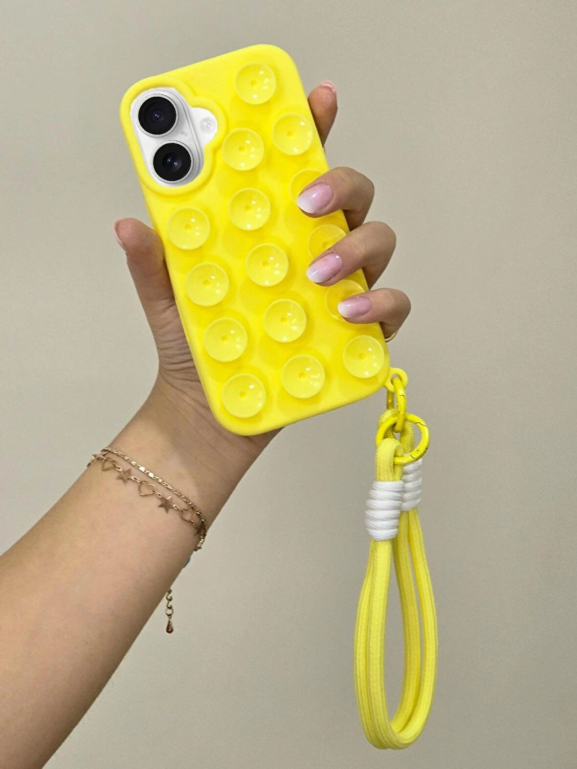 İphone 16 Plus Uyumlu Vantuzlu (VAKUMLU) Yumuşak Slikon Kılıf