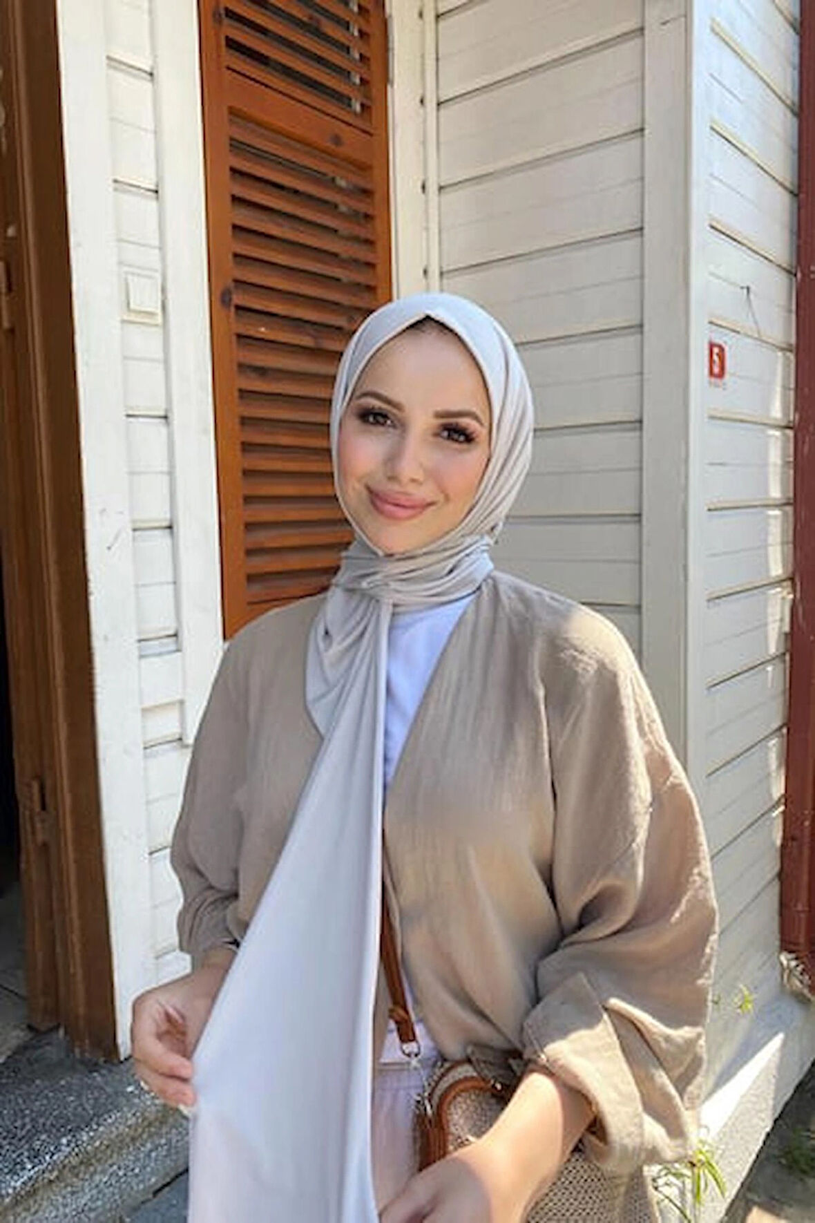 Sayra Shawl Sandy Kumaş Krem Rengi Çıtçıtlı Şal