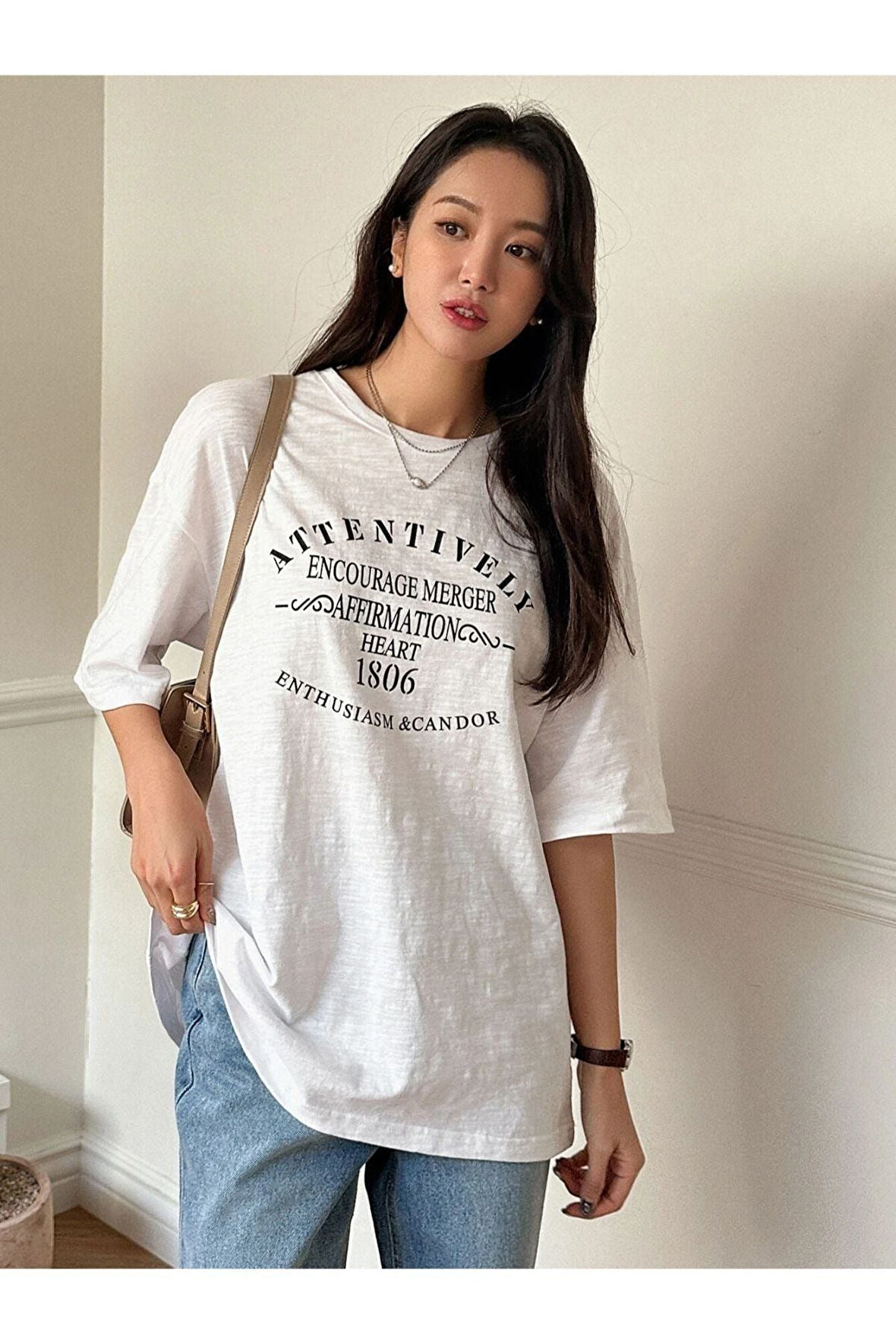 Unisex Beyaz Attentive Baskılı Oversize T-shirt