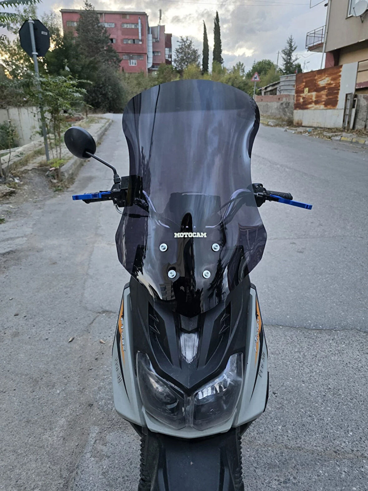 MOTOCAM Altai F1 Max Siperlik Ön Cam 2021-2025 Model 57cm Siyah Renkli 4mm