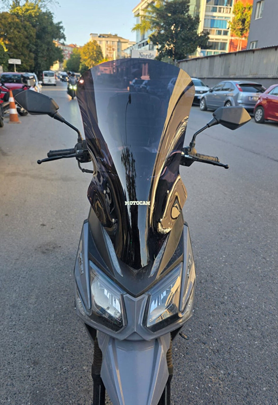 MOTOCAM Altai F2 Max Siperlik Ön Cam 2024-2025 Model 63cm Siyah Renkli 4mm