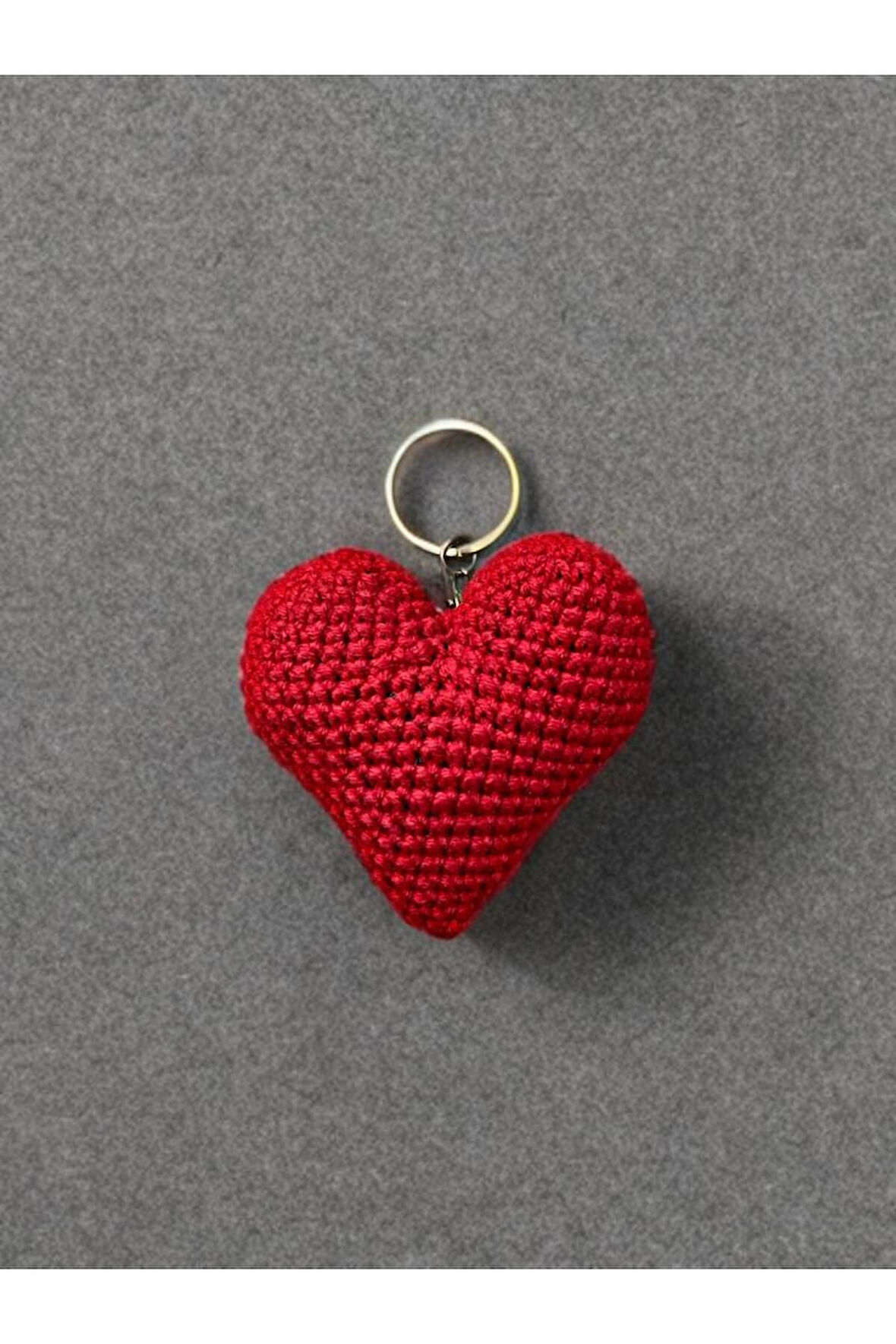 Amigurimi Anahtarlık Kırmızı Kalp Şeklinde El Emeği 1 Adet Fiyatıdır.