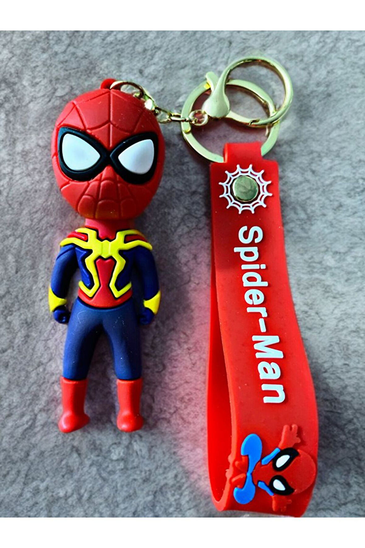 Spiderman Örümcek Adam Silikon Anahtarlık ve Çanta Süsü. 10 cm. Kırmızı
