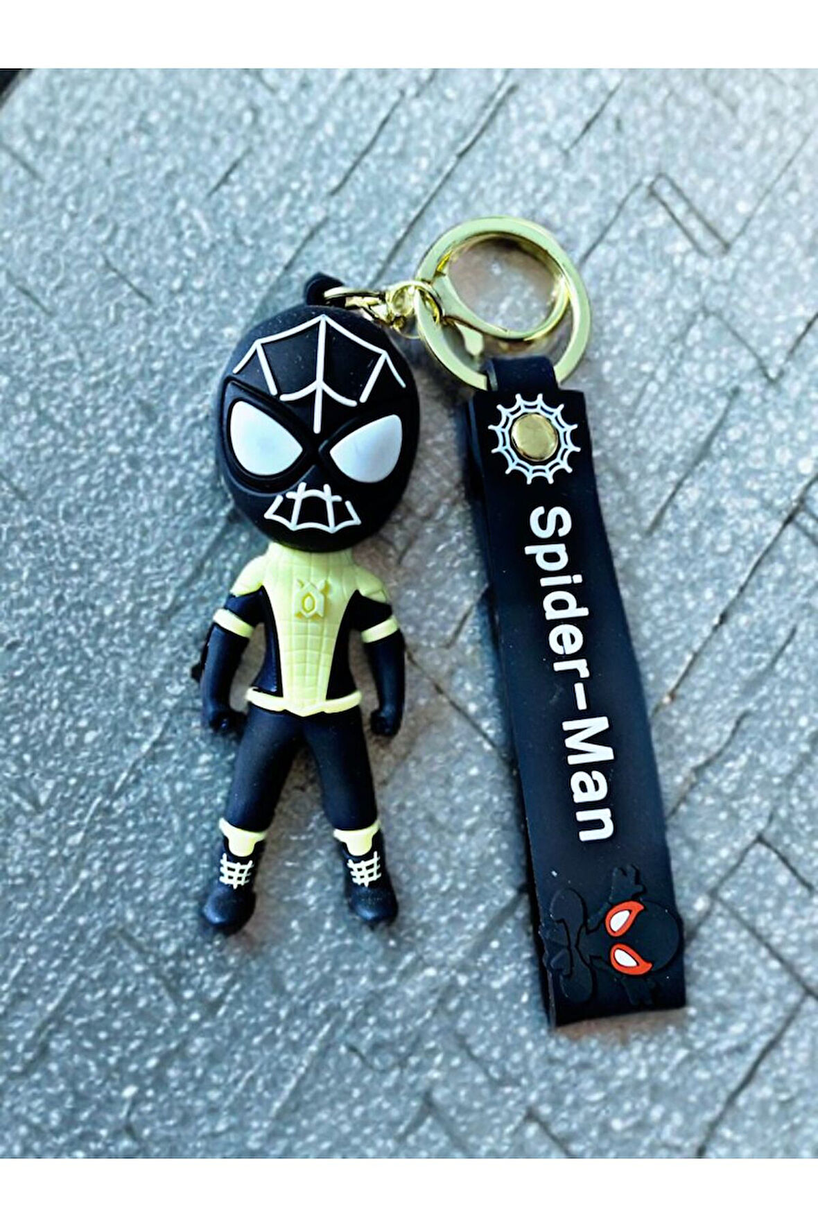 Spiderman Örümcek Adam Silikon Anahtarlık ve Çanta Süsü. 10 cm. Siyah