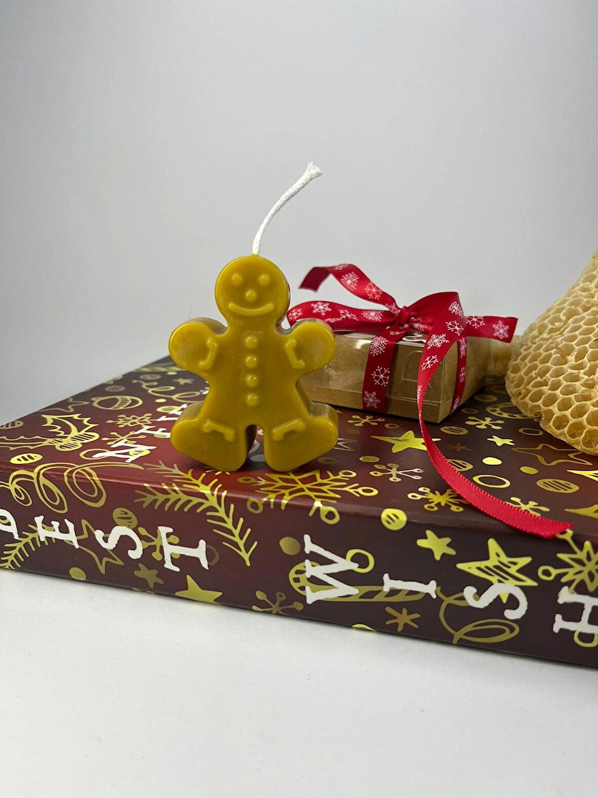 Doğal Balmumu Mum Yılbaşı Konseptli Hediye Kutusu - Apicraft (Kurabiye Adam - Ginger Bread)