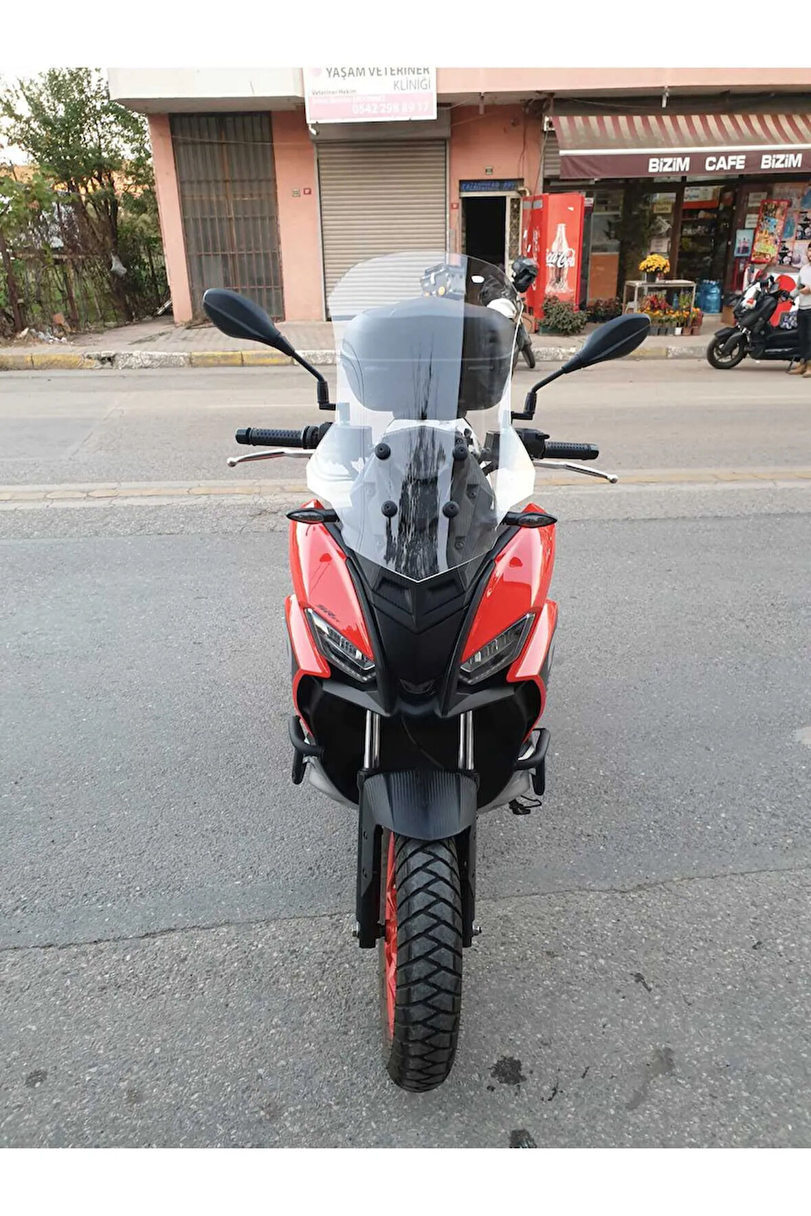 Aprilia SR GT 200 Siperlik Ön Cam 2021 2024 Model 58cm Şeffaf Renkli 4mm