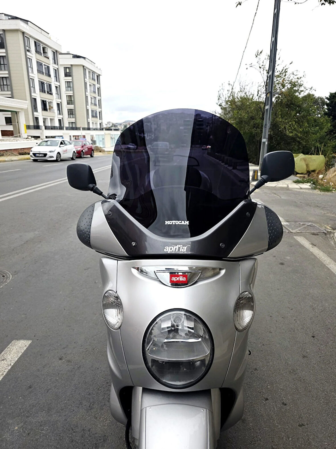 MOTOCAM Aprilia Scarabeo 500 Siperlik Ön Cam 49cm 2003-2008 Model Siyah Renkli 4mm