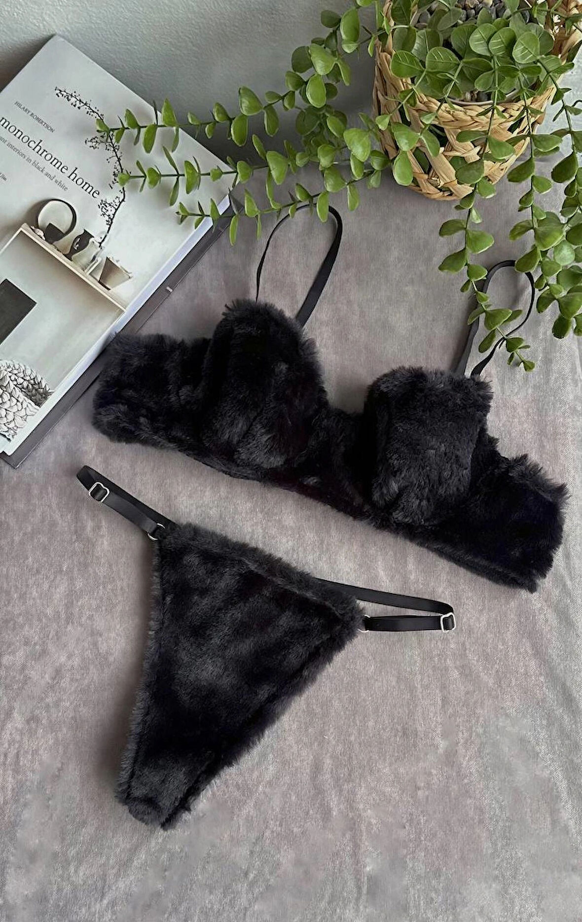 PELUŞ İÇ ÇAMAŞIRI TAKIMI