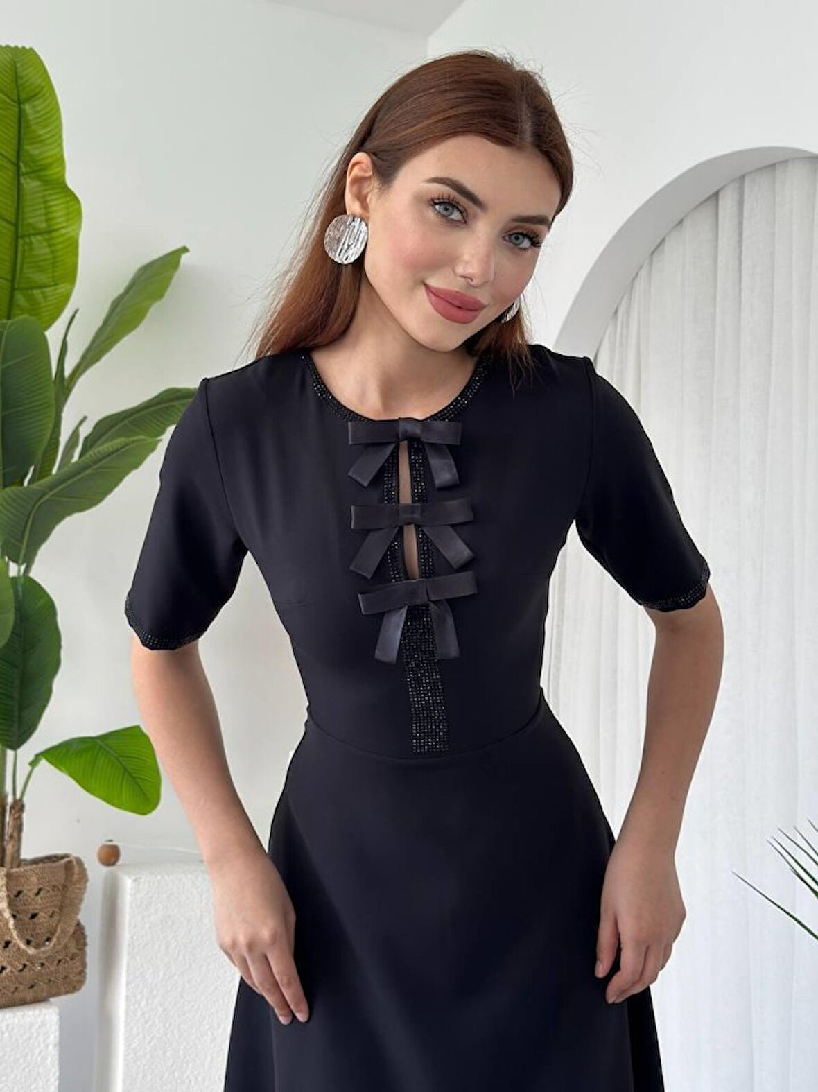 Wera Taşlı Fiyonk Detaylı Elbise