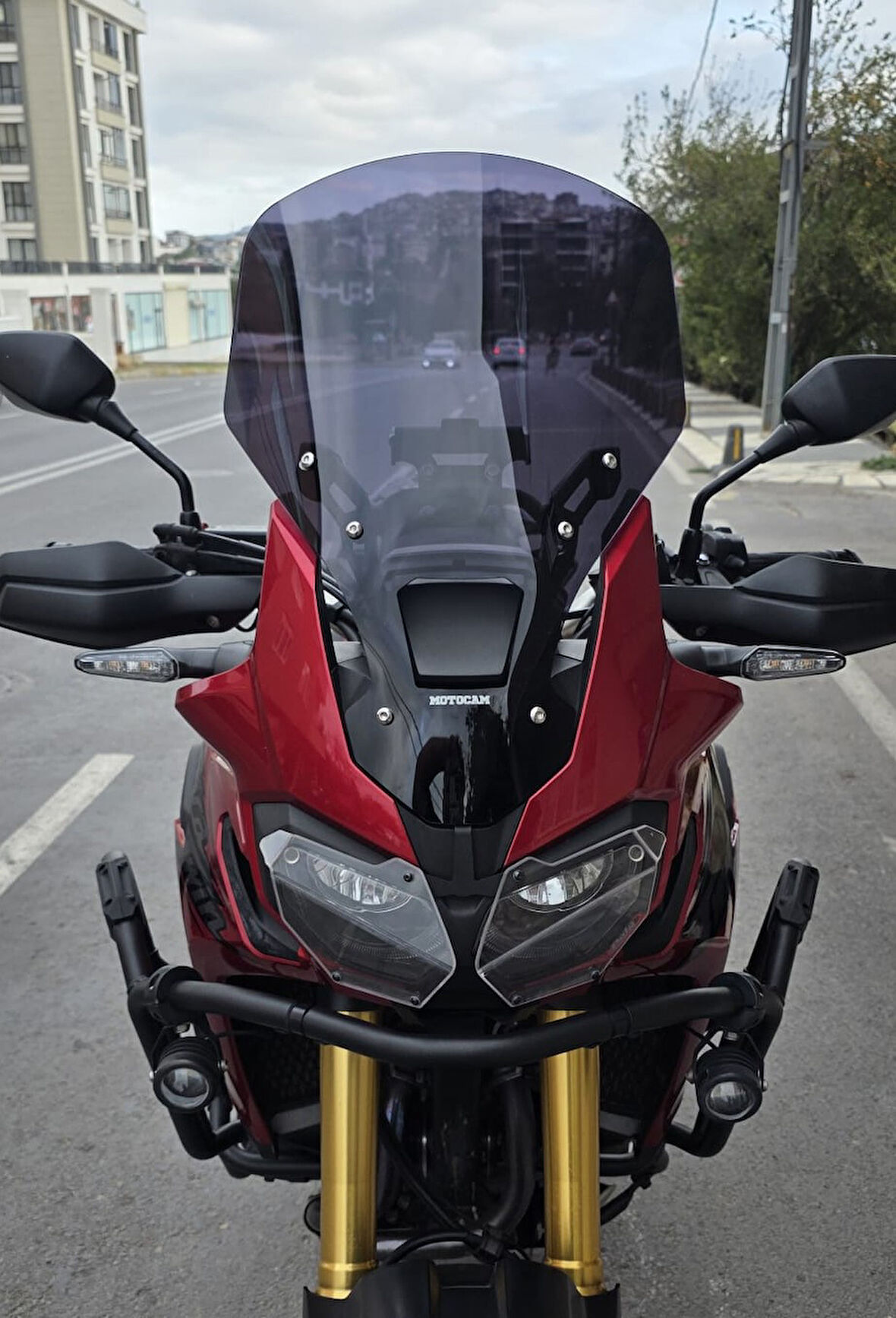 MOTOCAM Honda Afrika Twin CRF 1000 Ön Cam 2016-2020 Model 55cm Siyah Renkli 4mm UZUN CAM