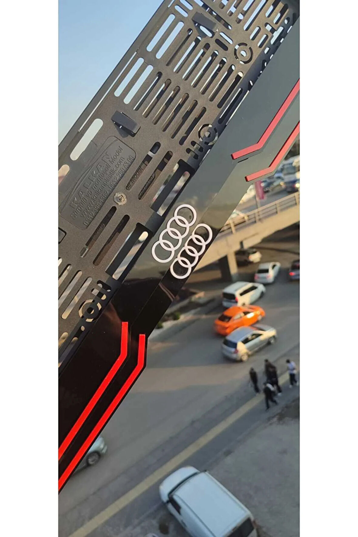 Audi Model Uyumlu Kırmızı Çizgili Pleksi Piona Black Plakalık