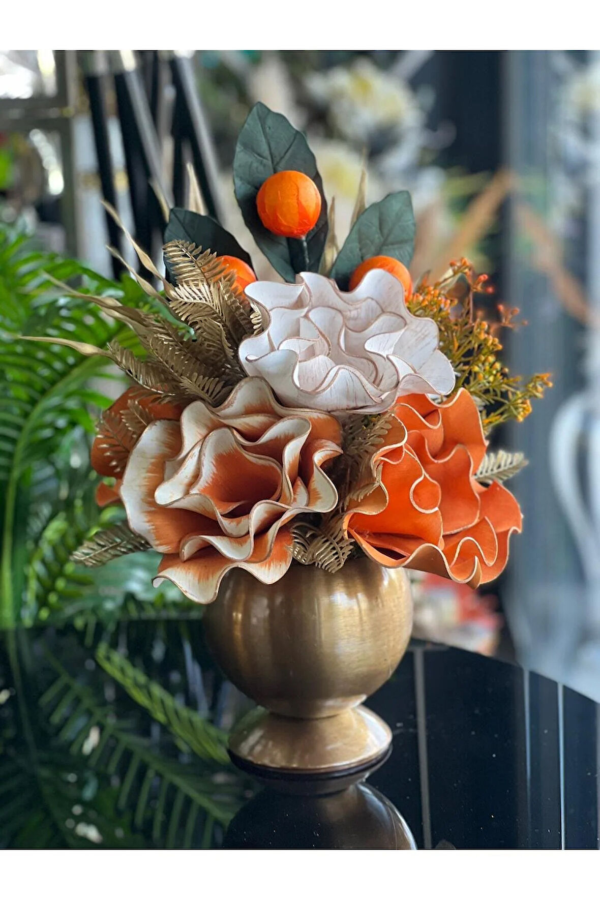 Yapay Çiçekli Ayaklı Mercan Vazo