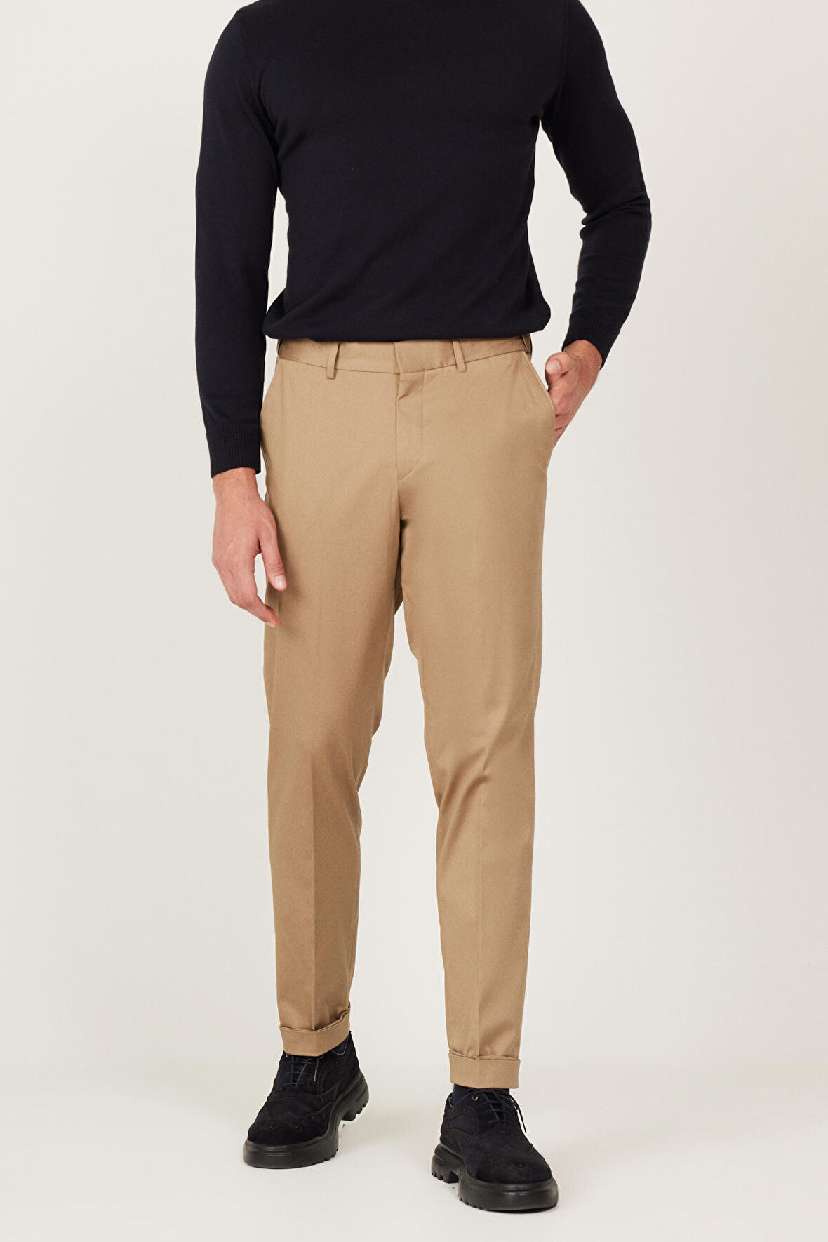 Erkek Camel Slim Fit Dar Kesim Gabardin Kumaş Desenli Pamuklu Esnek Beli Lastikli Pantolon