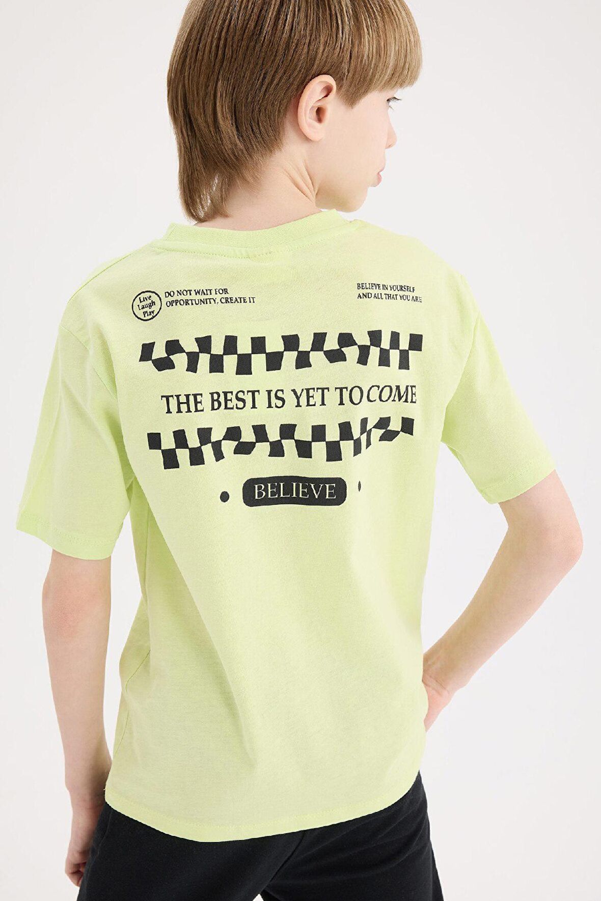 DeFacto Erkek Çocuk Bisiklet Yaka Sırt Baskılı Kısa Kollu Tişört E0968A825SMGN404