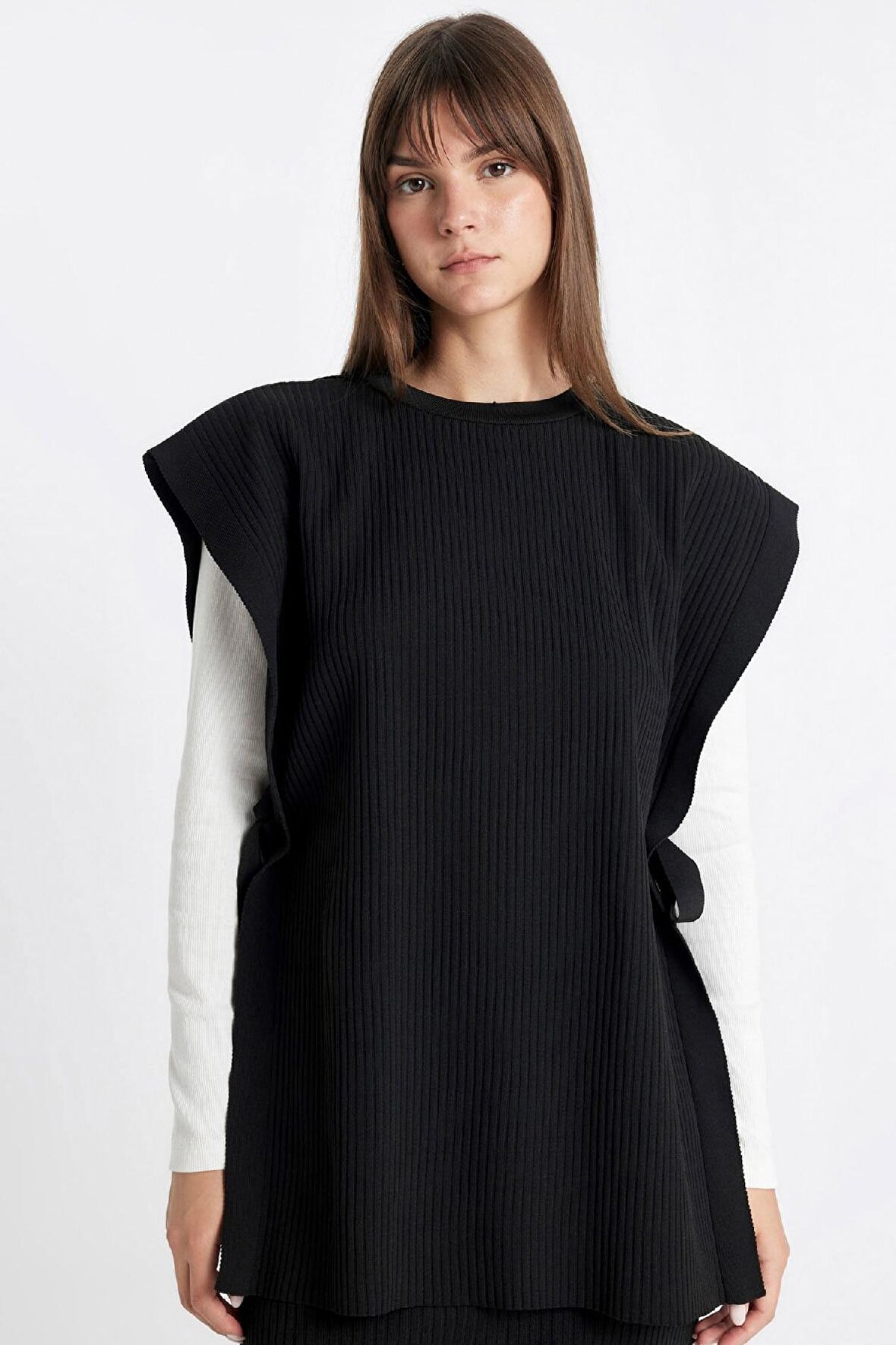 DeFacto Regular Fit Bisiklet Yaka Süveter Y1323AZ24AUBK81