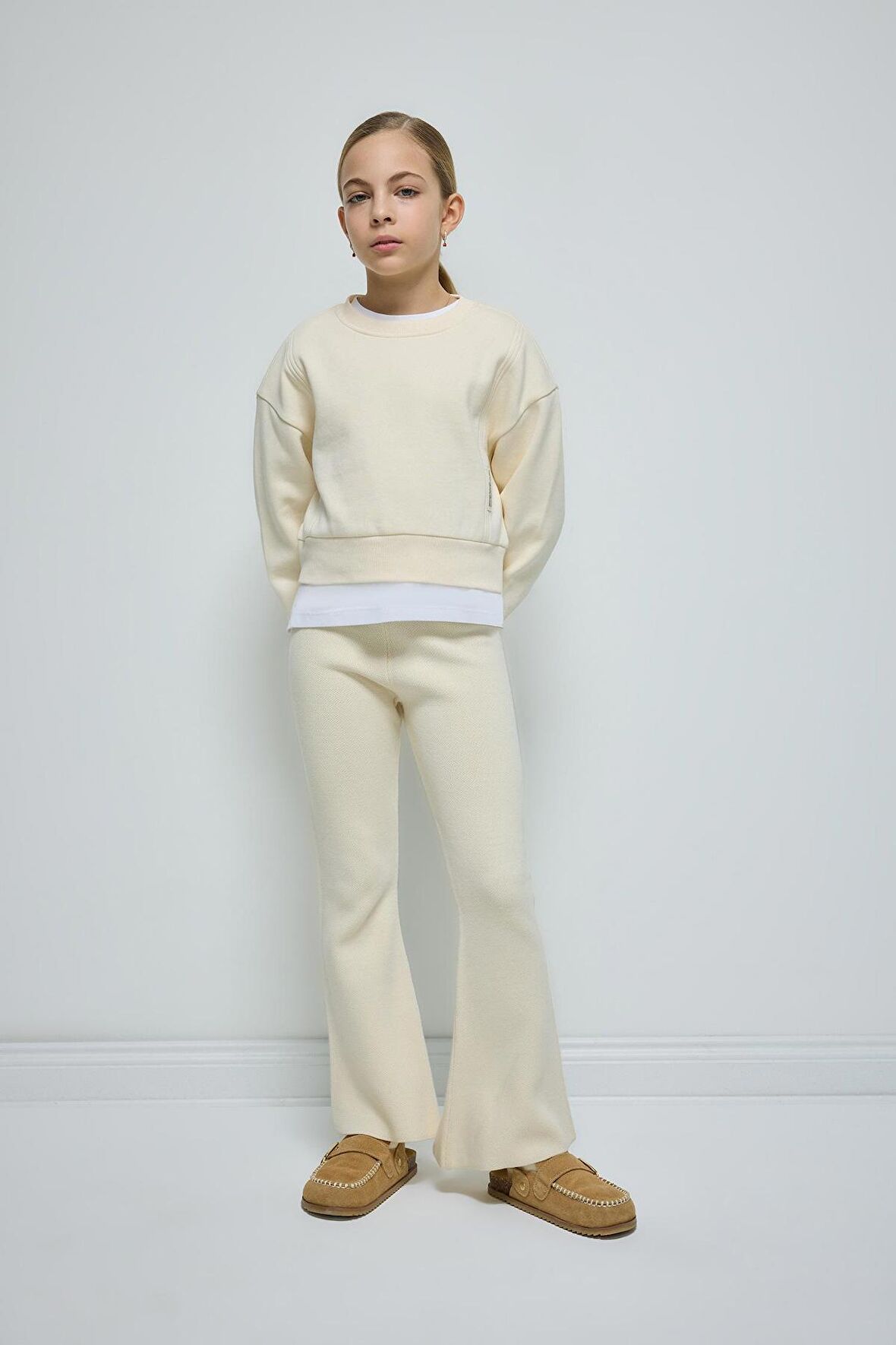 DeFacto Kız Çocuk Flare Fit İspanyol Paça Basic Düz Triko Pantolon A6029A824WNER233