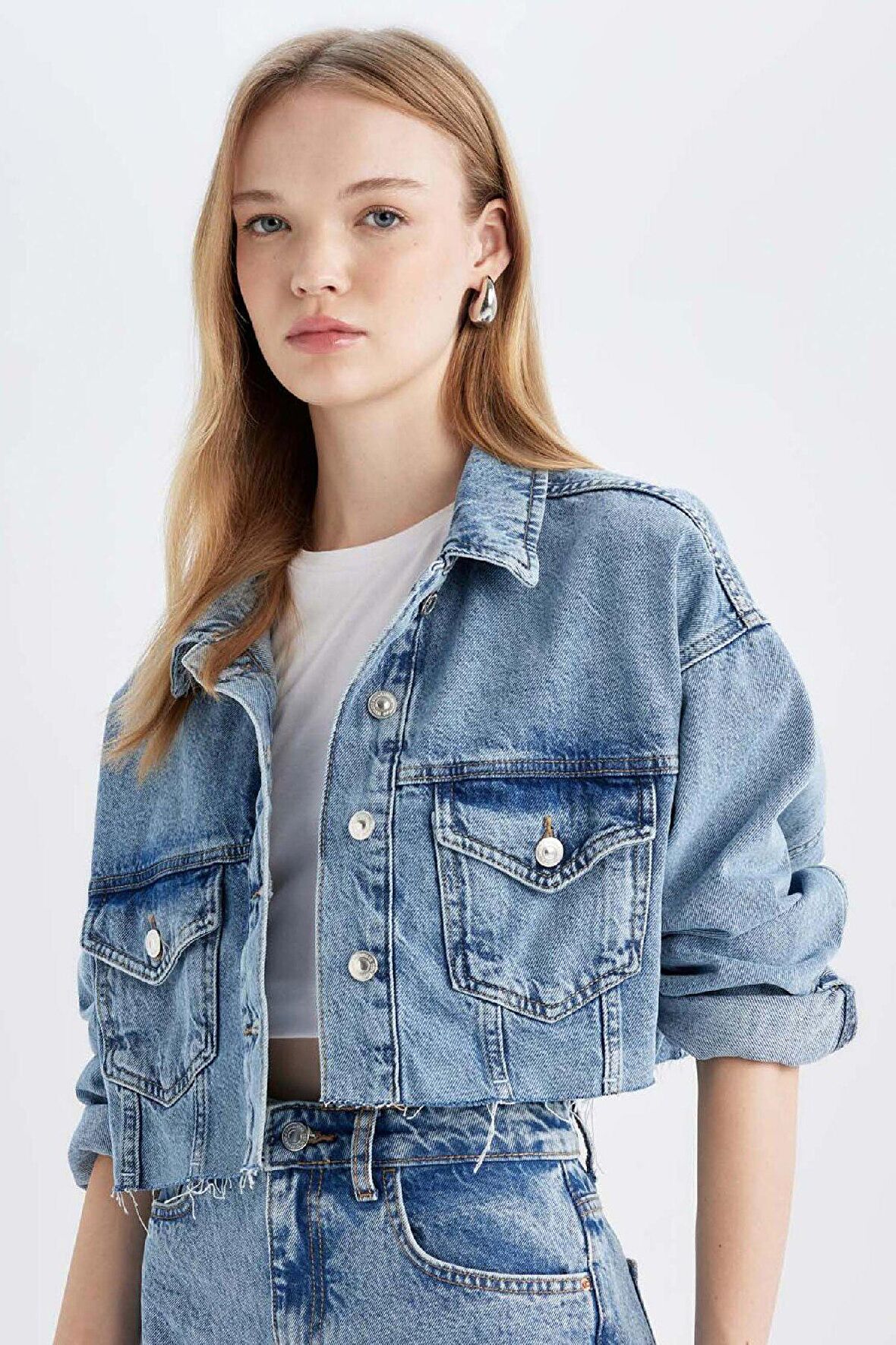 DeFacto Crop Düğmeli Jean Ceket D4196AX24AUNM28