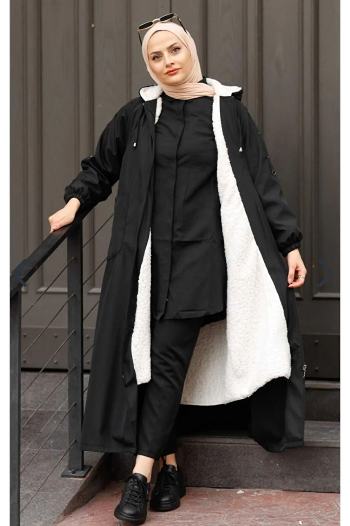 Kadin Fermuarli Cepli Kapüşonlu Bondit Mont