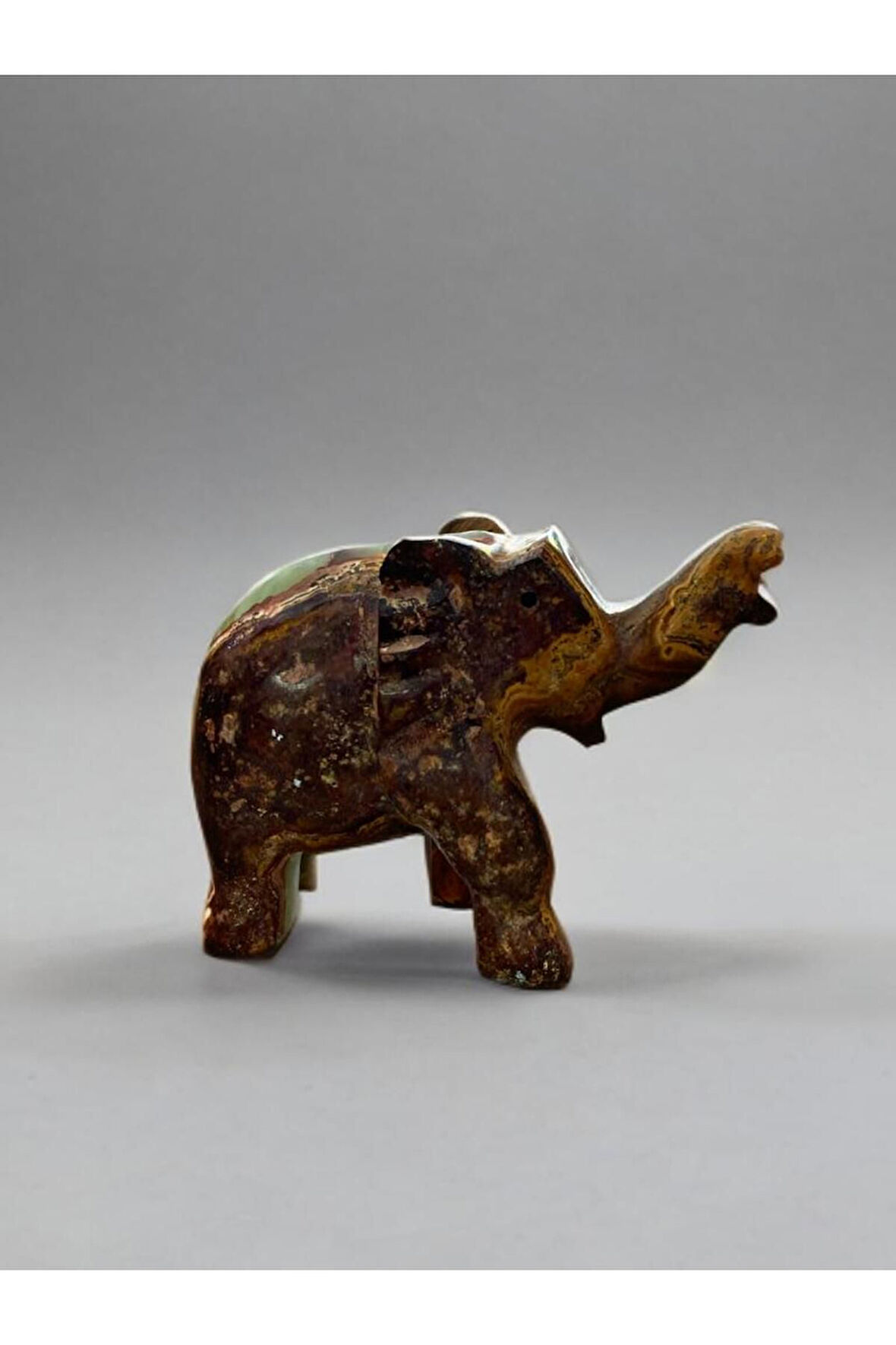 Doğal Oniks Taşından El Yapımı Fil Biblo – Şans, Bereket ve Koruma Sembolü 11cm x 8,5cm Kahverengi