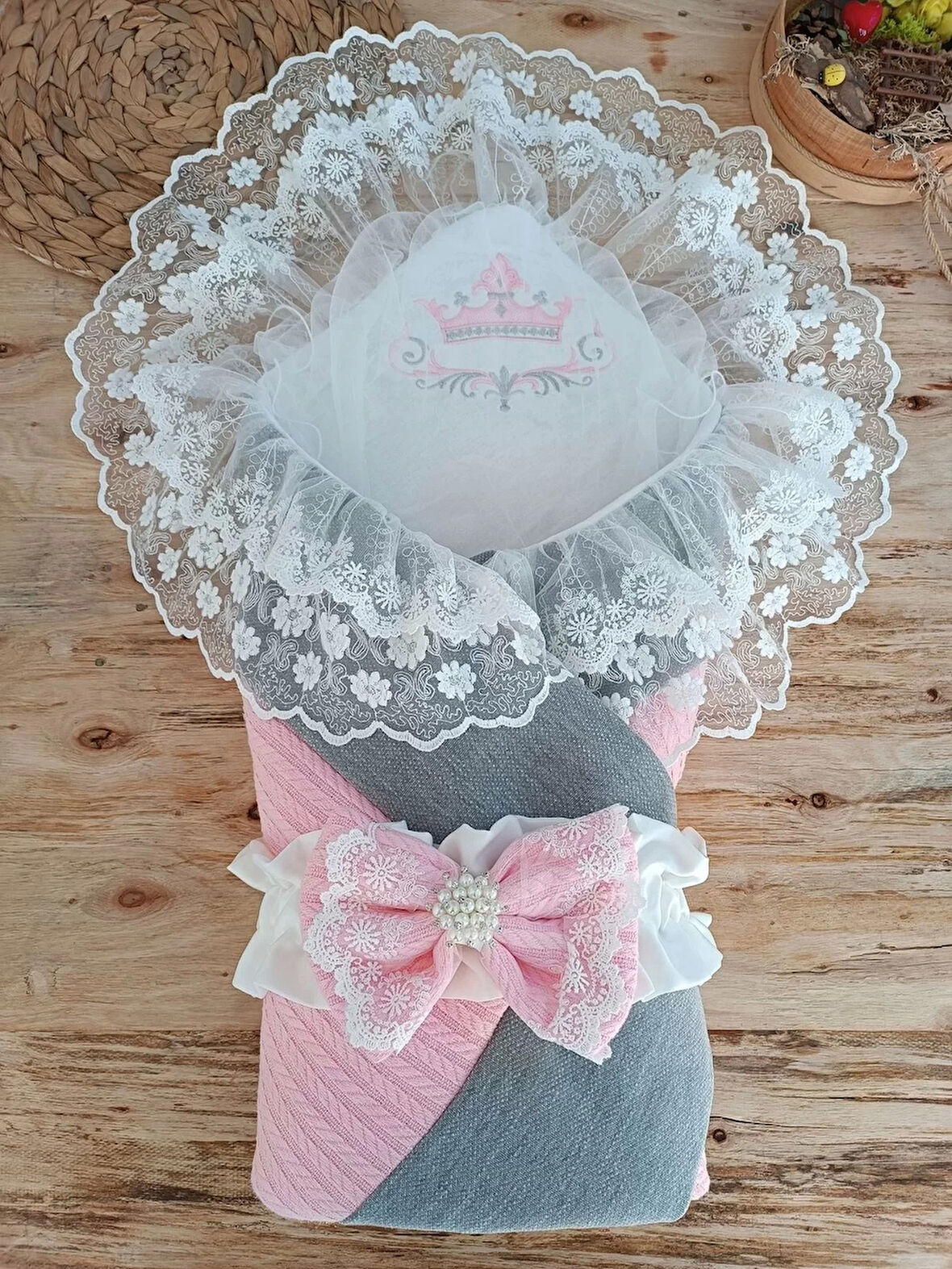 Yenidoğan Teri Cotton Taç Nakışlı Prizma Taş Kundak Bebek Battaniyesi