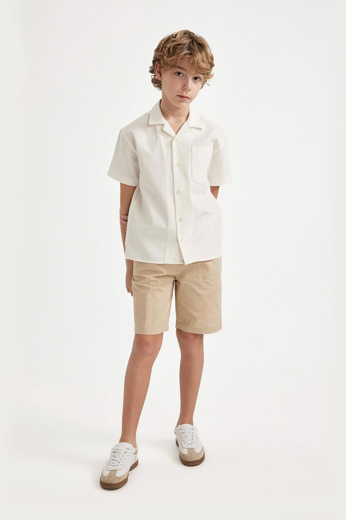 DeFacto Erkek Çocuk Basic Düz Beli Lastikli Cepli Gabardin Şort C2956A824SMBG286