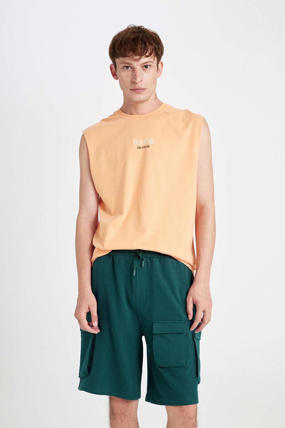 DeFacto Relax Fit Beli Lastikli Bağcıklı Basic Düz Kargo Bermuda Şort C5591AX24HSGN650