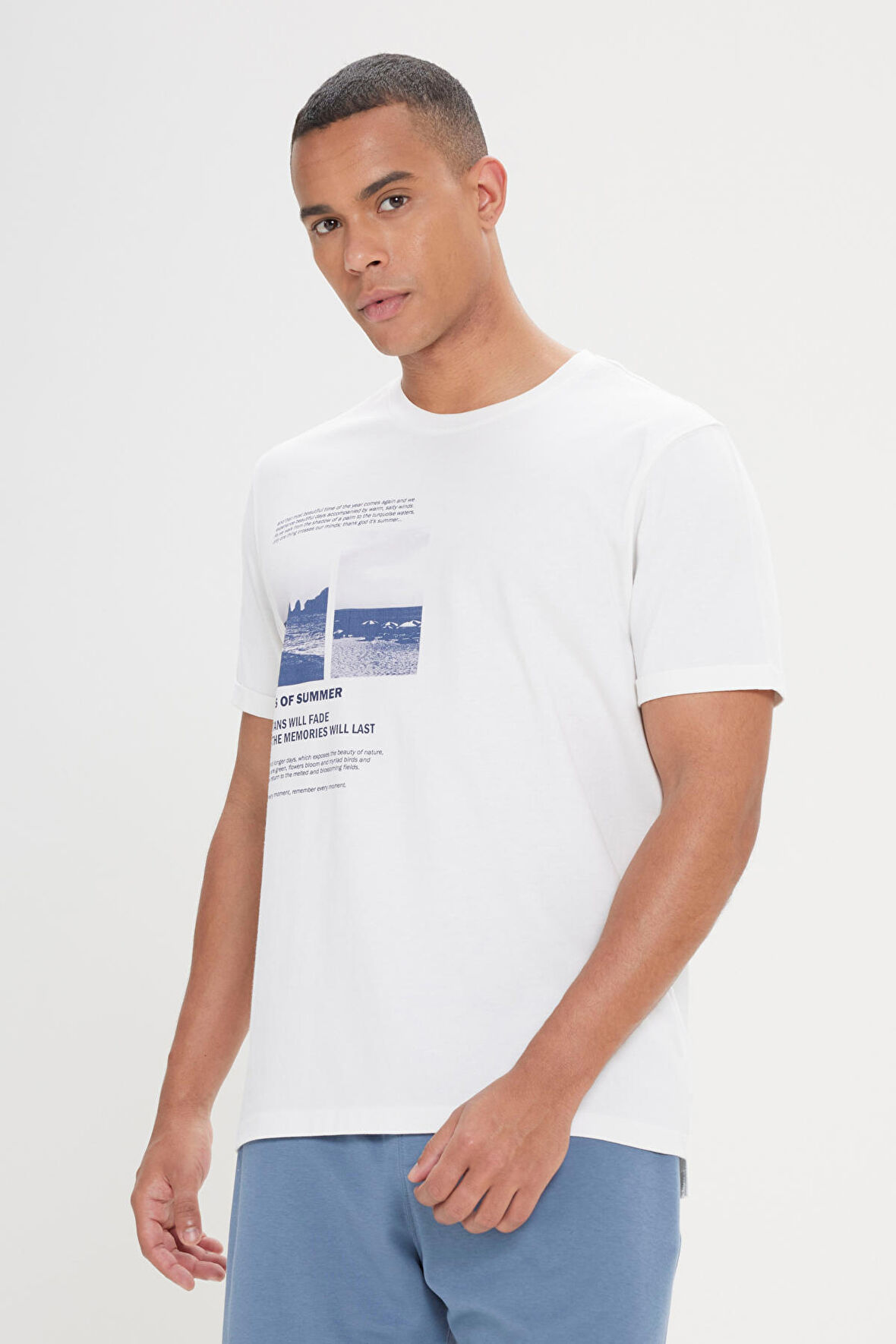 Standart Fit Normal Kesim %100 Pamuk Baskılı Bisiklet Yaka Tişört