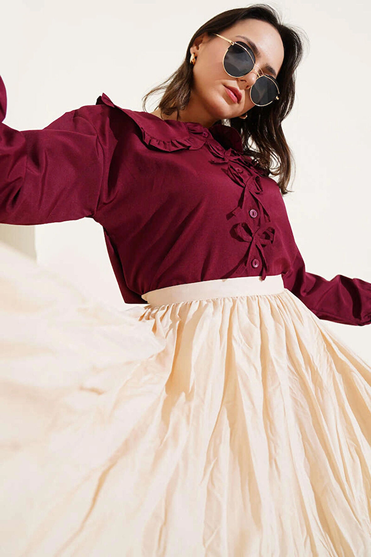 Bebe Yaka Fiyonk Detaylı Crop Gömlek