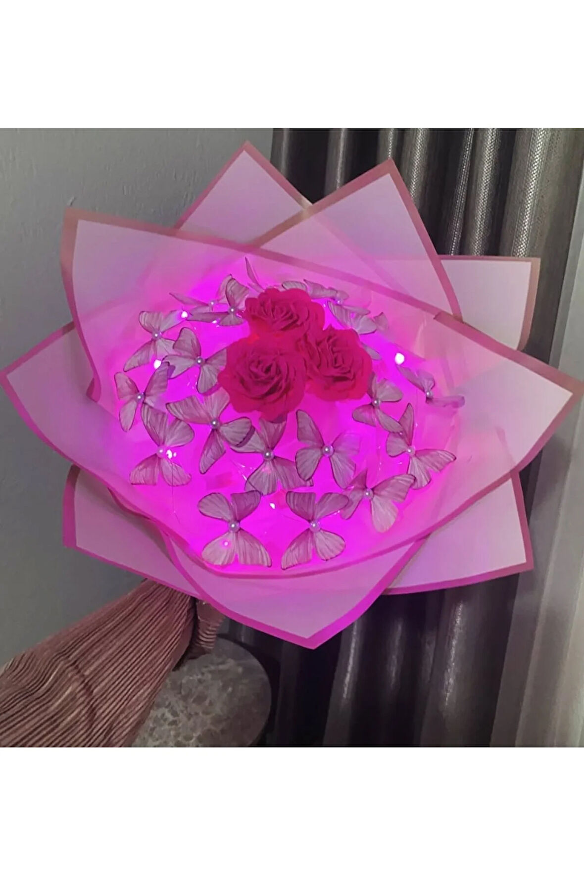 Pembe kelebek buketi