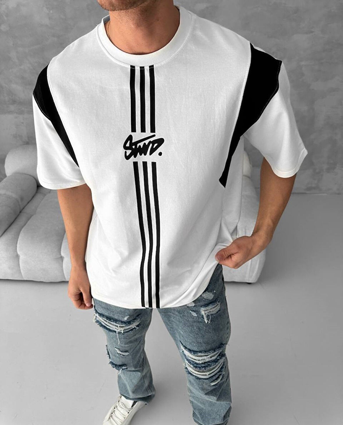 STAND OVERSIZE %100 KOMPAKT PENYE TİŞÖRT - SİYAH BEYAZ T-SHIRT