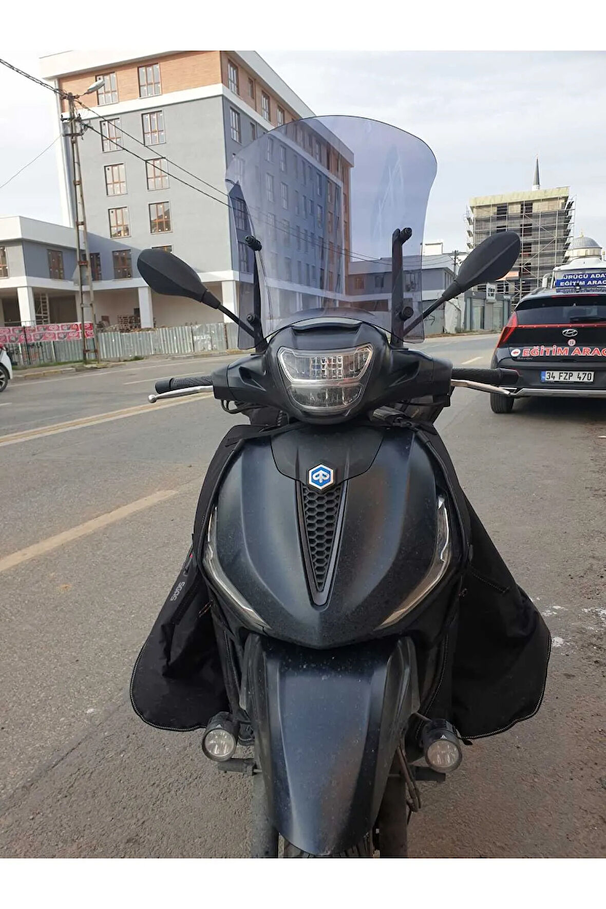 Piaggio Beverlys 400 Siperlik Ön Cam 2021 2024 Model 44cm Açıkfüme Renkli 4mm