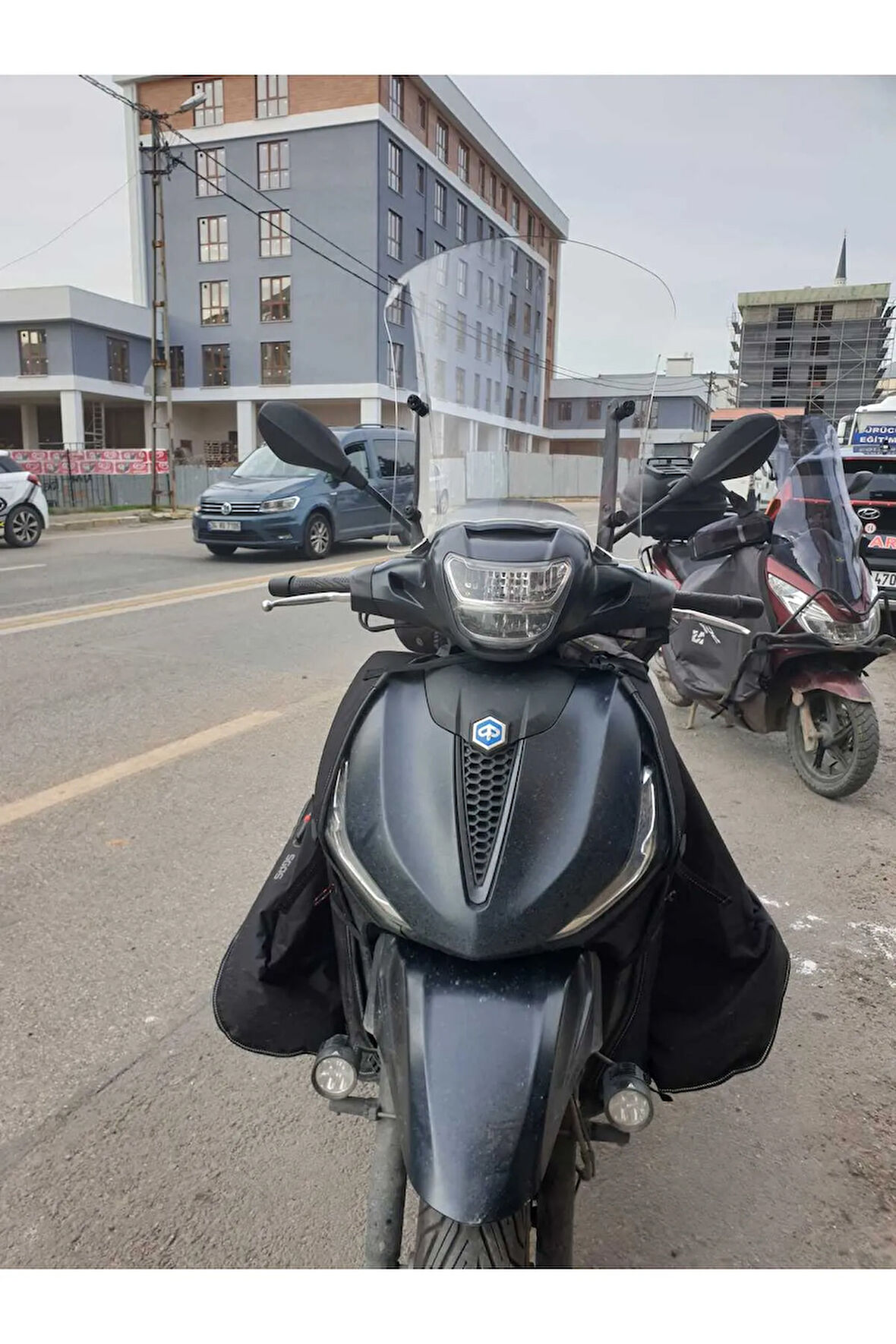 Piaggio Beverlys 400 Siperlik Ön Cam 2021 2024 Model 44cm Şeffaf Renkli 4mm