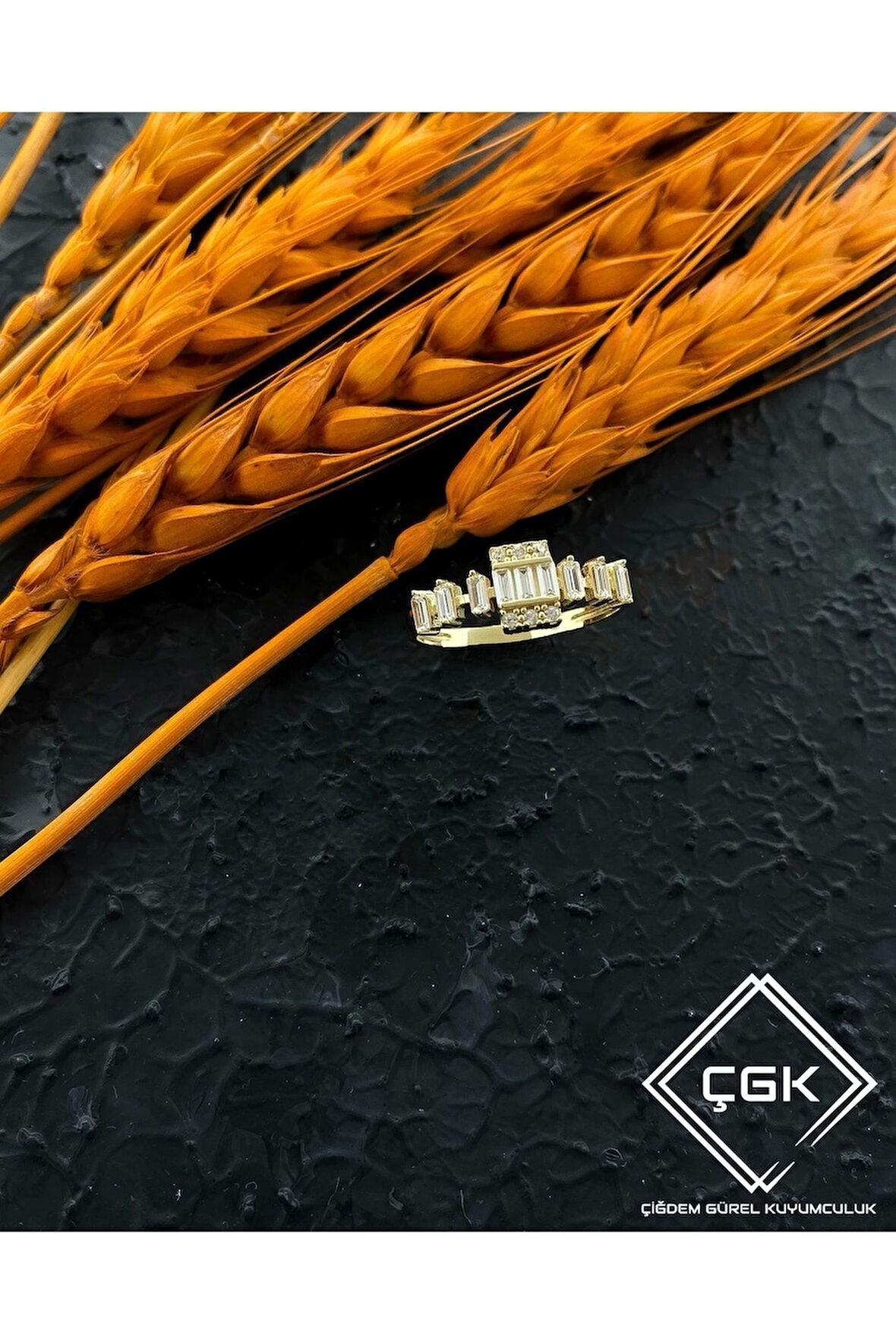 Baget Taşlı Altın Yüzük