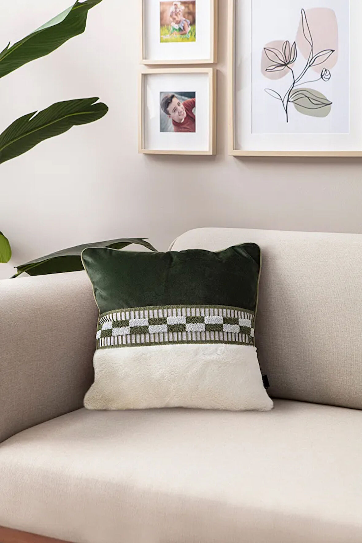 Premium Biyeli Tavşan Tüyü & Punch İşlemeli Tekli Dekoratif Özel Tasarım Kırlent Kılıfı 43x43cm
