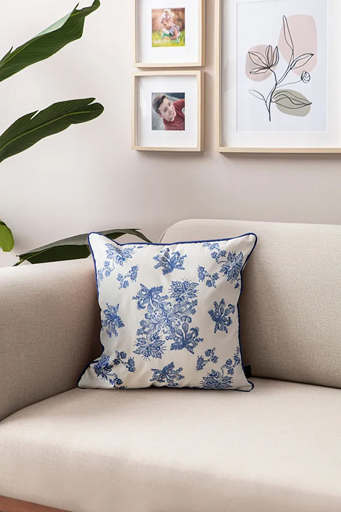 Elysian Blue Özel Tasarım Biyeli Kırlent Kılıfı, Dekoratif Mavi Kırlent Kılıfı 43x43cm