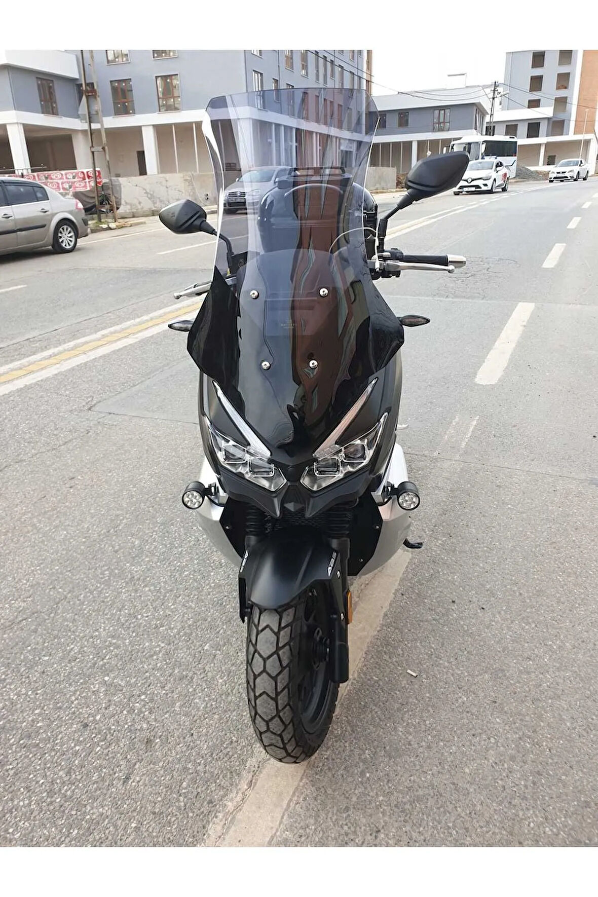RKS Blade Siperlik Ön Cam 2023 2024 Model 65cm Açıkfüme Renkli 4mm Geniş ve ORTA BOYLU CAM