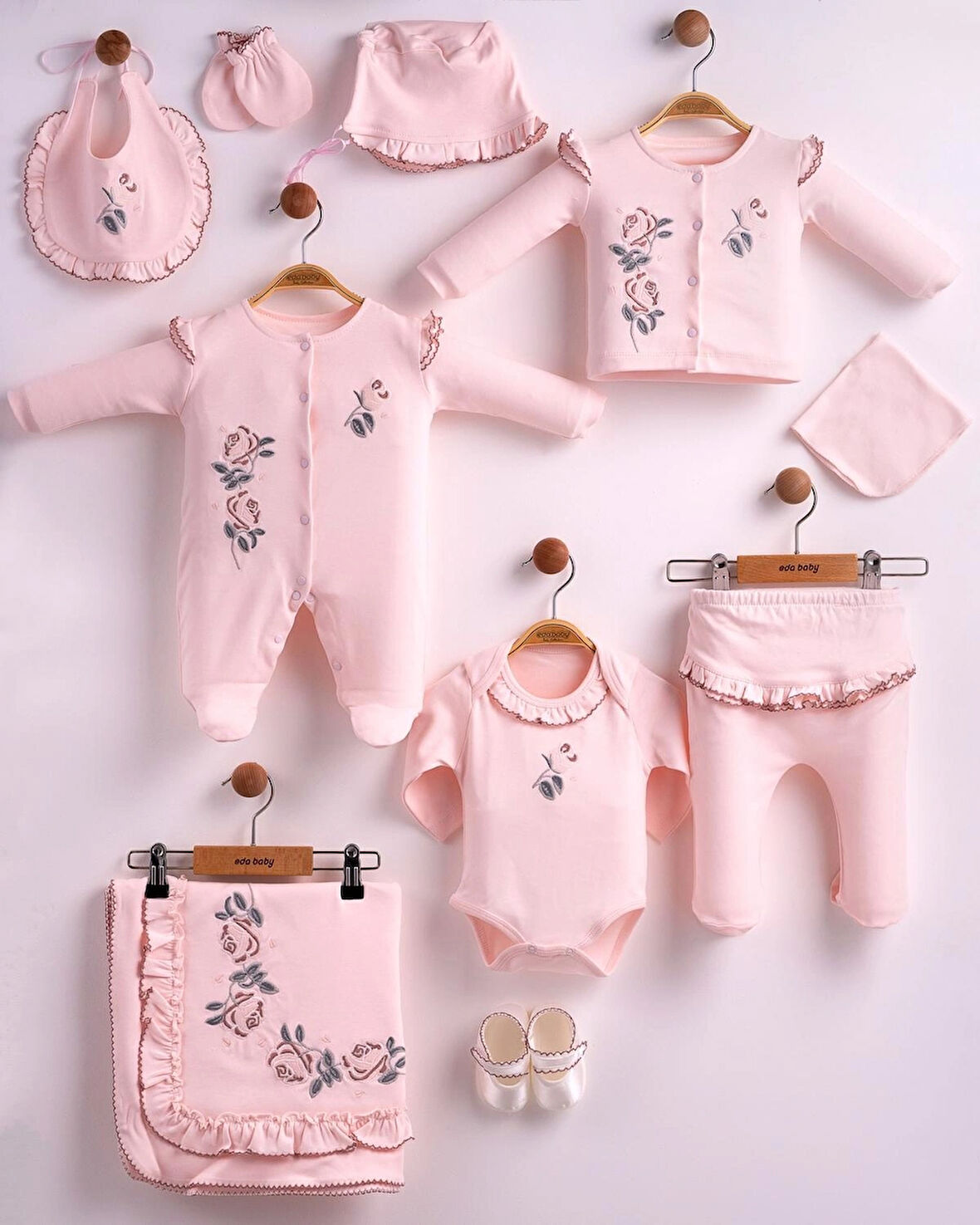 PEMBE GÜL NAKIŞLI VOLAN DETAYLI 10 PARÇA KIZ BEBEK YENİ DOĞAN HASTANE ÇIKIŞI