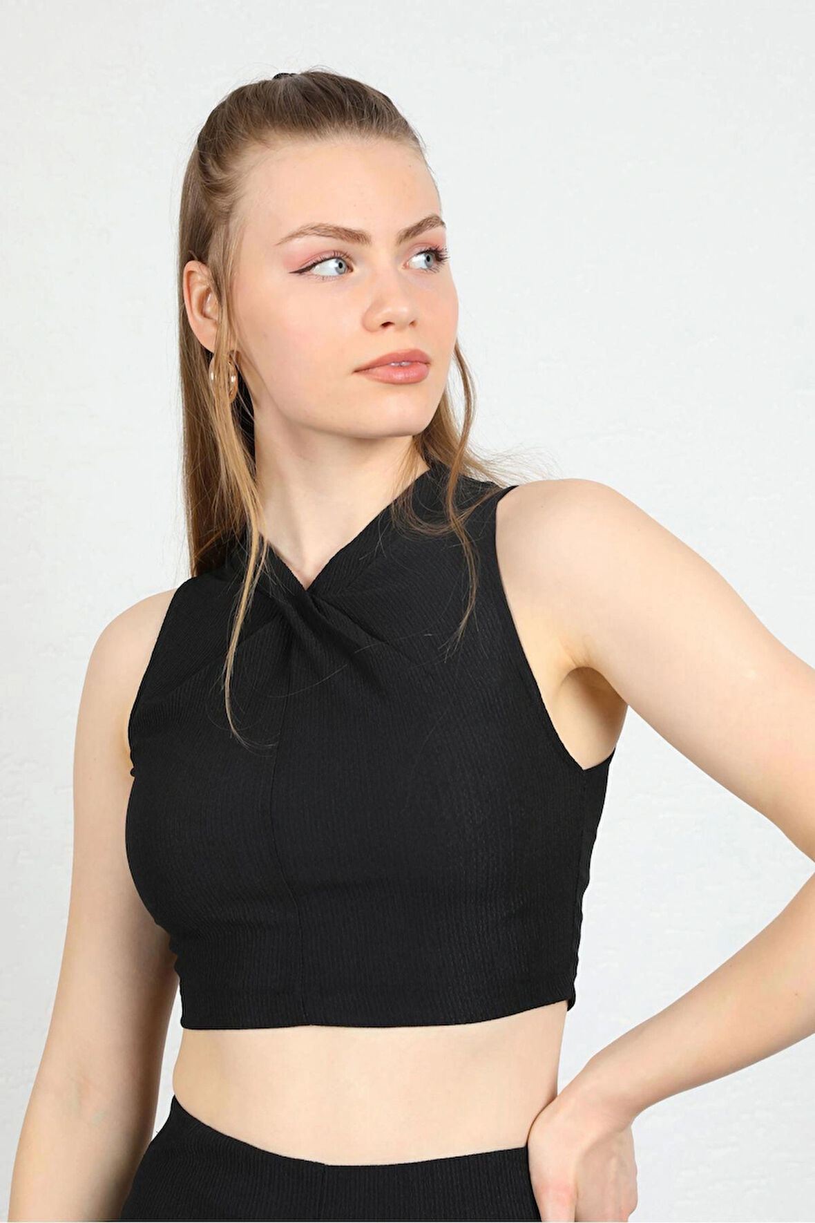 Kısa Kol Yaka Detay Kadın Bady Bluz