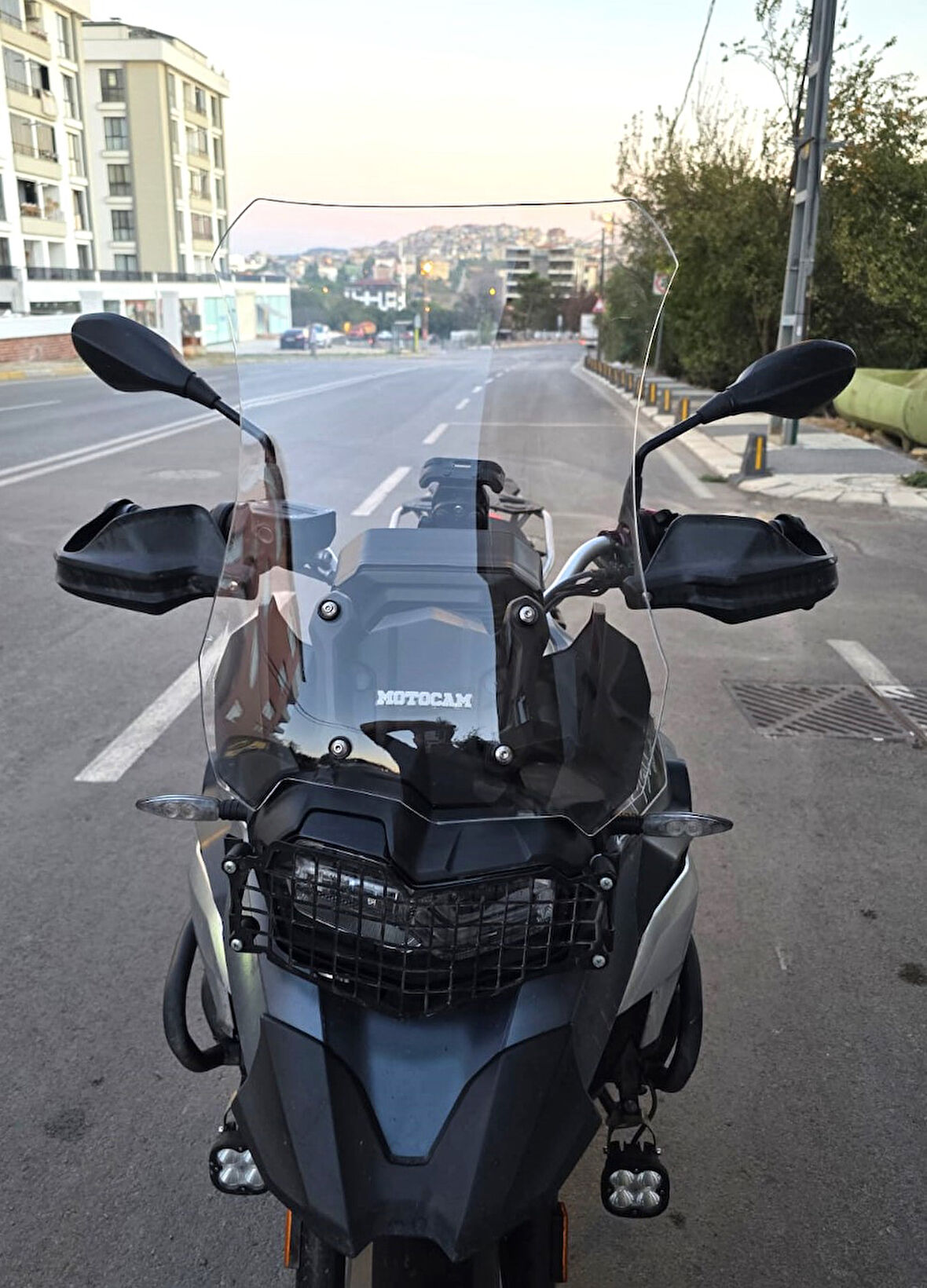 MOTOCAM Bmw F750 GS Siperlik Ön Cam 2018-2023 Model 57cm Şeffaf Renkli 4mm UZUN CAM