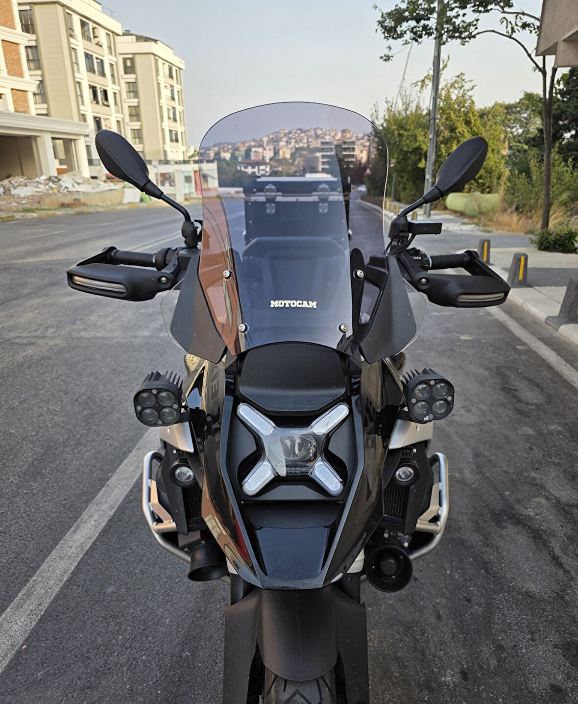 MOTOCAM BMW R 1300 GS Siperlik Ön Cam 2023-2025 Model 48cm Füme Renkli 4mm