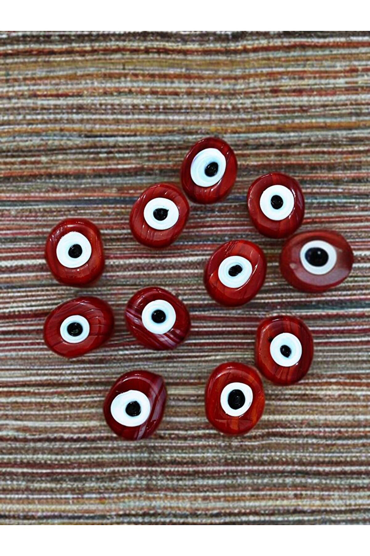 10 Adet Danagöz Delikli Cam Nazar Boncuğu. El Yapımı. Ebat 1,5 cm ~ 2,5 cm Arası.