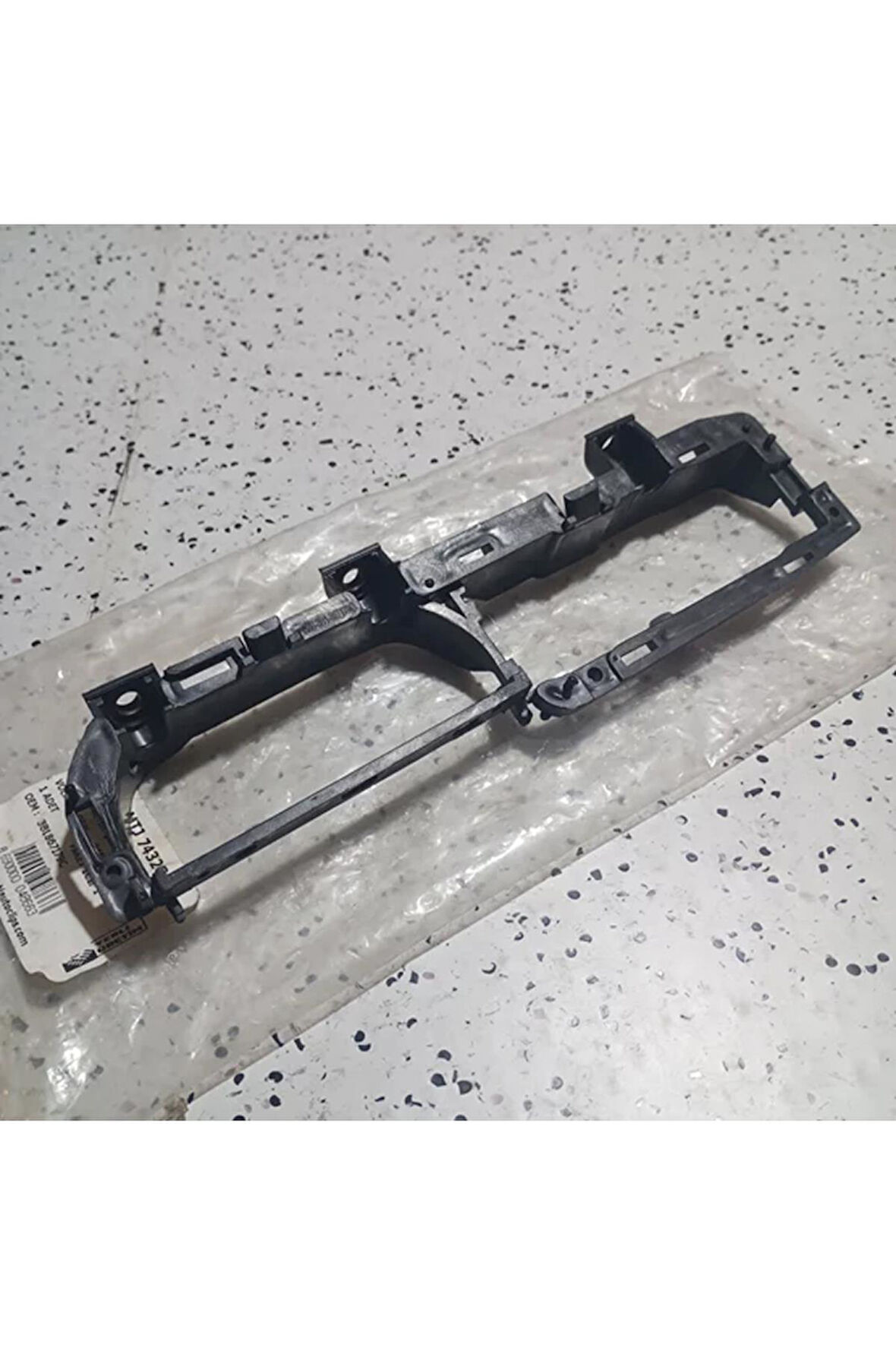 3B1867179C B41 97-00 VW Passat Sol Ön Cam Düğme Çerçevesi AtiParts