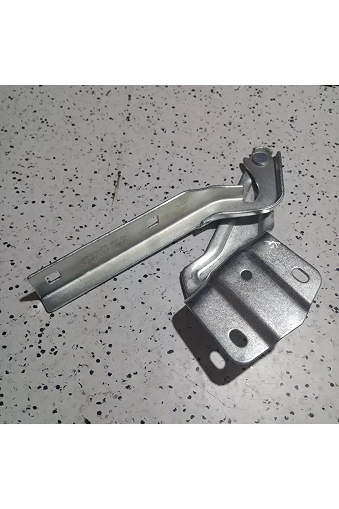 16D823302 15-18 VW Jetta Sağ Kaput Menteşesi AtiParts