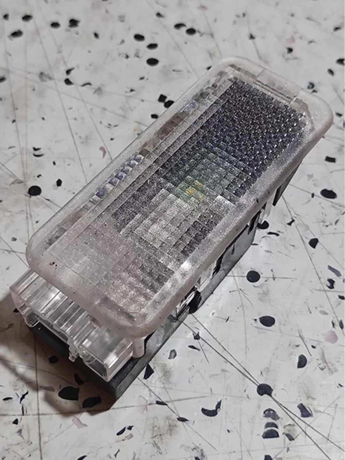 9813171980 Peugeot 3008 Bagaj Lambası AtiParts