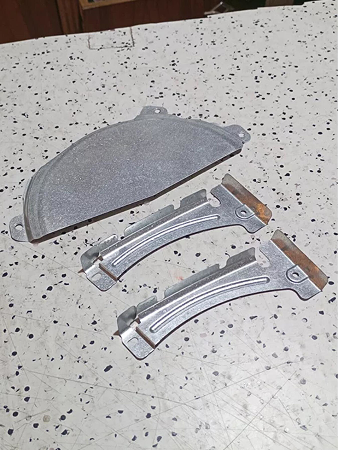 5N0825747A 5N0825747B 12-18 VW Tiguan Fan Motoru Braketi AtiParts