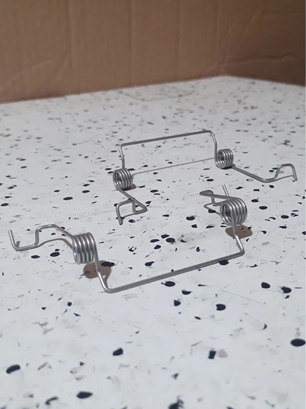 3B0807947 03-05 VW Passat Sağ Sol Far Yıkama Kapağı Yayı AtiParts