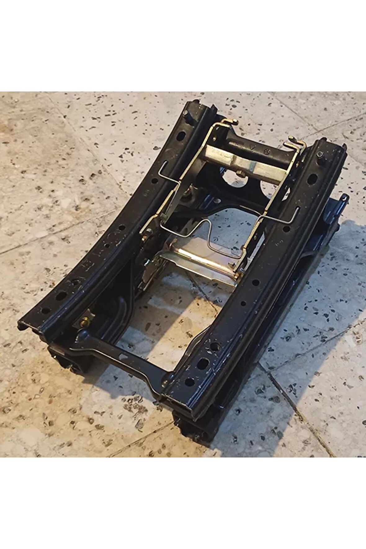 7700769910 91-95 Renault R21 Sağ Ön Koltuk Kızağı AtiParts