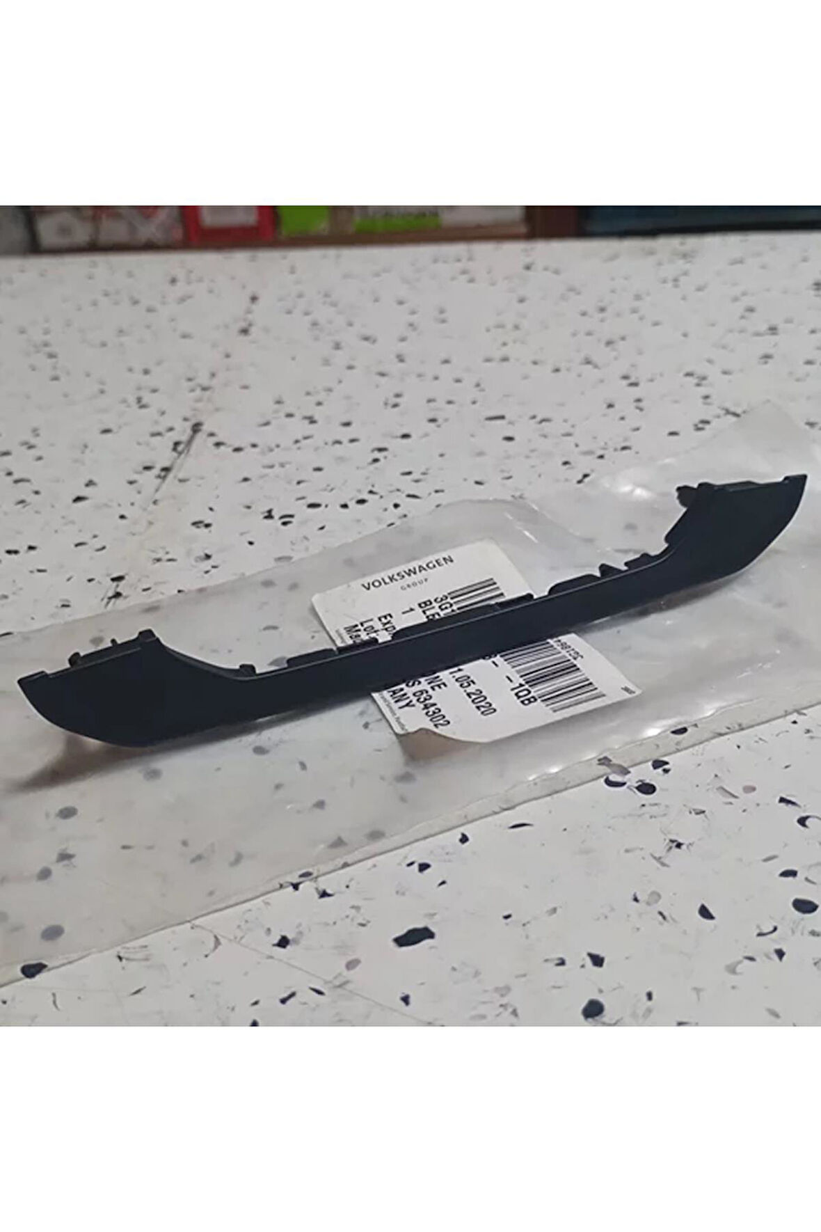 3G1864148 1QB 15-25 VW Passat Vites Konsolu Alt Kaplaması AtiParts