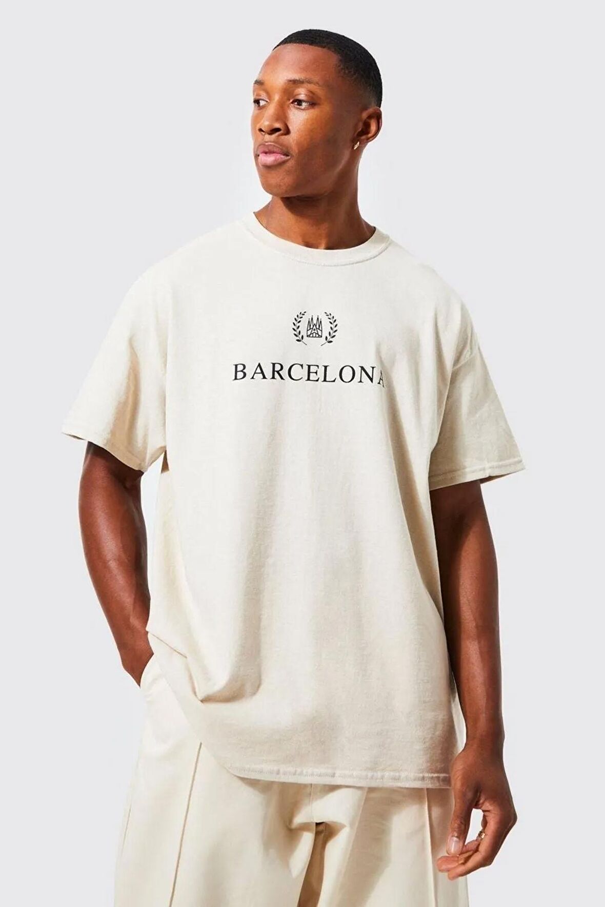 Unisex Bej Barcelona Baskılı Oversize Tshirt